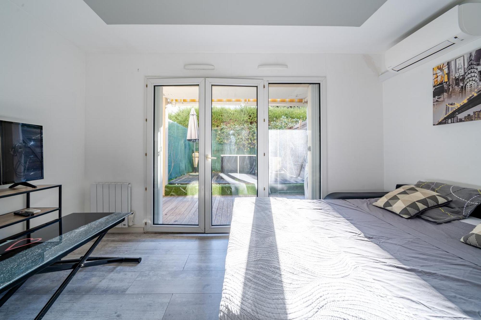 Charmant Studio Cagnes-sur-Mer Exterior photo